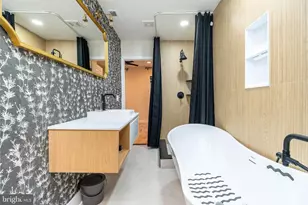 2057 Watkins St, Philadelphia, PA 19145 - Photo 25