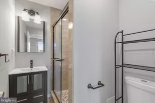 2208 S 5th St, Philadelphia, PA 19148 - Photo 27