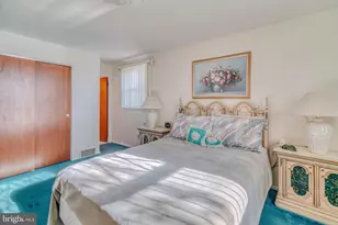 1137 Layton Rd, Philadelphia, PA 19115 - Photo 23