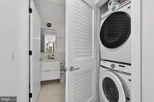 2007 Cambridge St, Philadelphia, PA 19130 - Photo 15