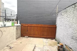 1241 S 22nd St, Philadelphia, PA 19146 - Photo 11