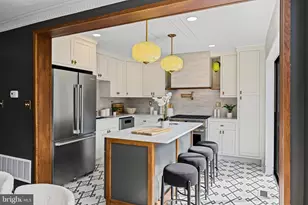 242 Locust St, Philadelphia, PA 19106 - Photo 9