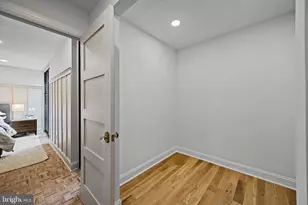 242 Locust St, Philadelphia, PA 19106 - Photo 35