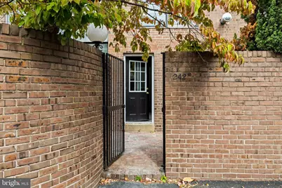 242 Locust Street, Philadelphia, PA 19106 - Photo 53