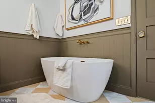 242 Locust St, Philadelphia, PA 19106 - Photo 39