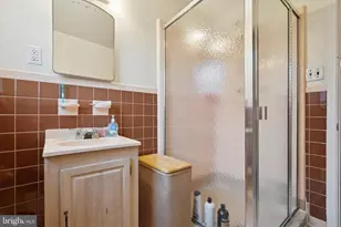 2127 Hoffnagle St, Philadelphia, PA 19152 - Photo 17