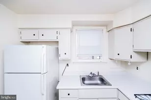 223 Alnus St, Philadelphia, PA 19116 - Photo 5