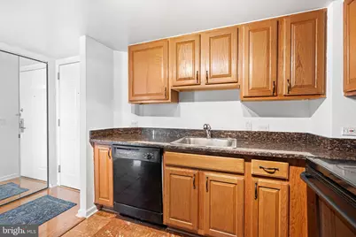 2001 Hamilton Street #2003, Philadelphia, PA 19130 - Photo 7