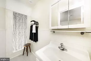 1229 Chestnut St, Philadelphia, PA 19107 - Photo 5