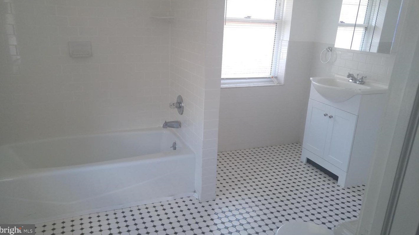 1420 Cambridge St, Philadelphia PA  19130-1606 exterior