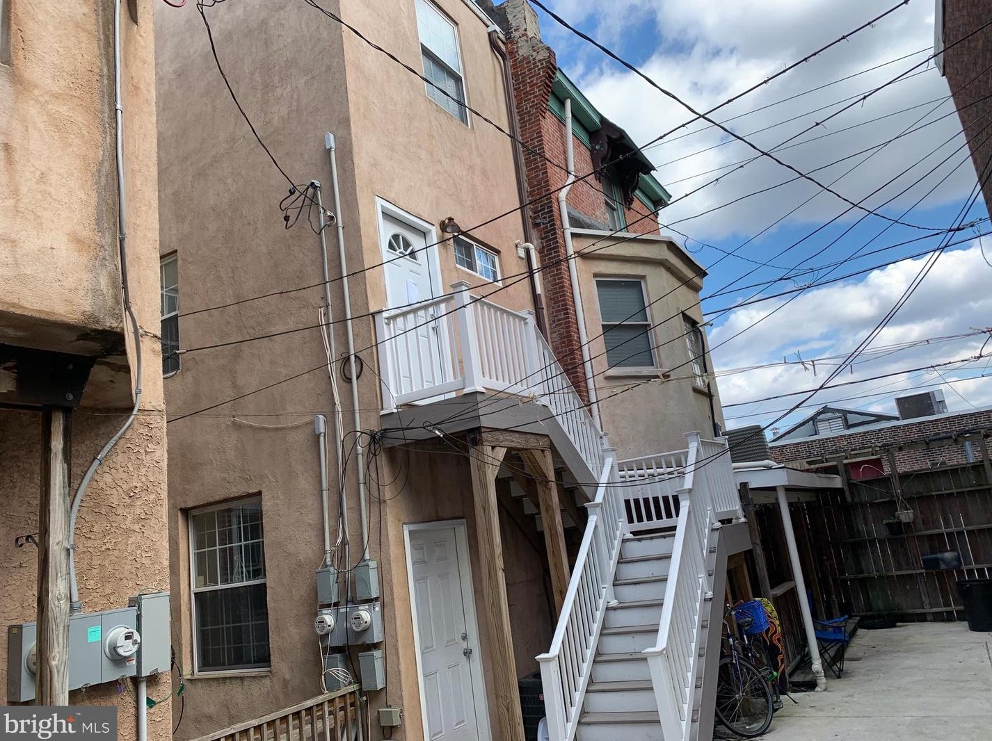 1422 Cambridge St, Philadelphia PA  19130-1606 exterior