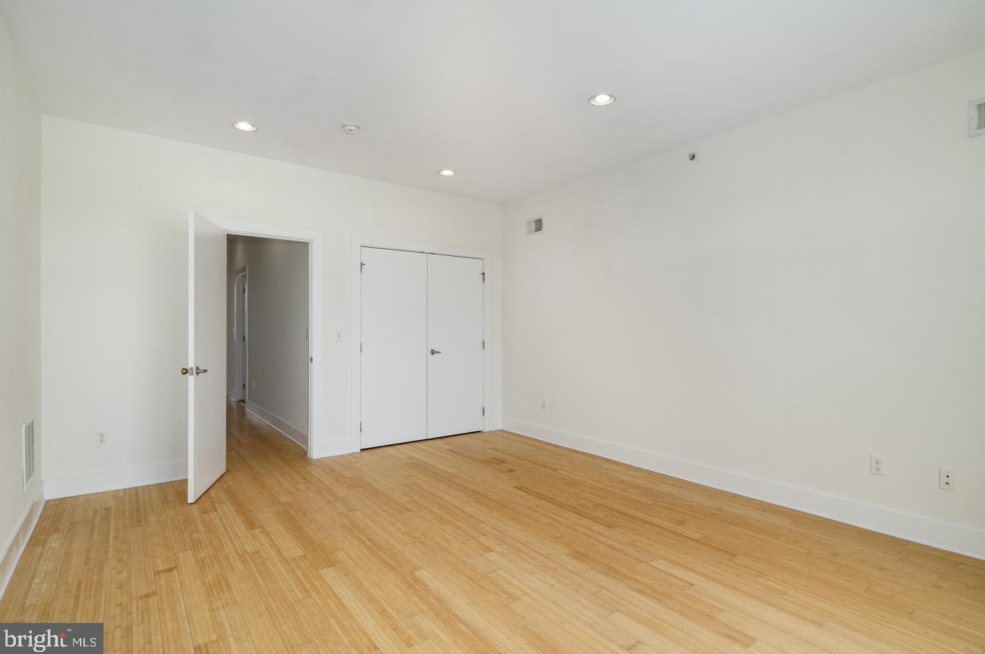 2028 Trenton Ave, Philadelphia PA 19125-2014 exterior