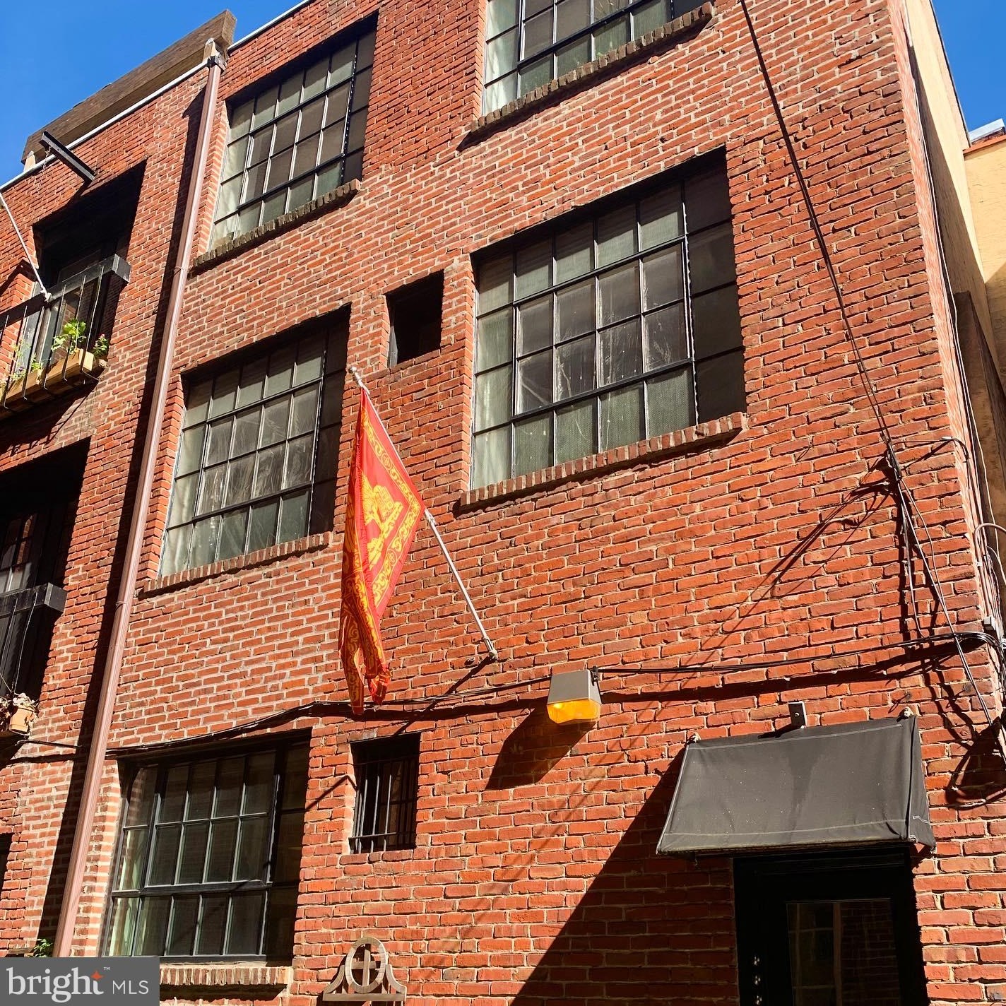 129 Cuthbert St, Philadelphia PA  19106-2204 exterior