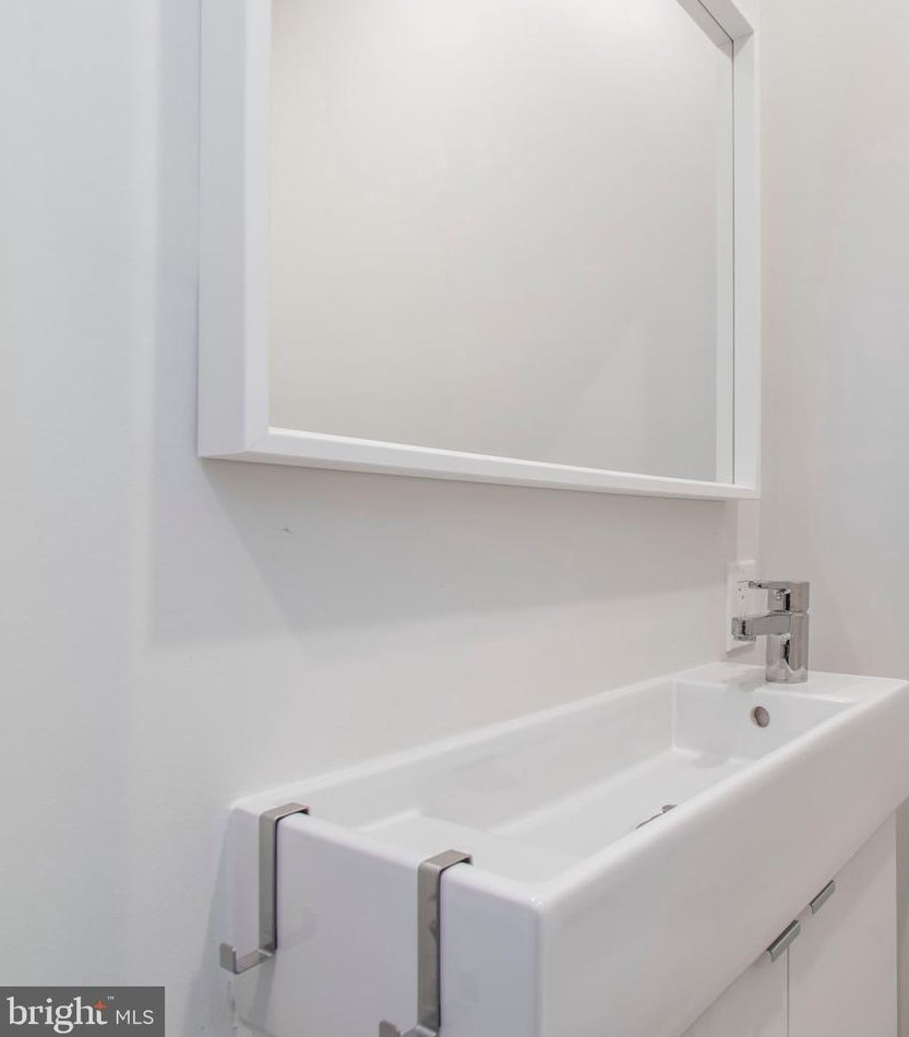 431 Mifflin St, Philadelphia PA  19148-1822 exterior