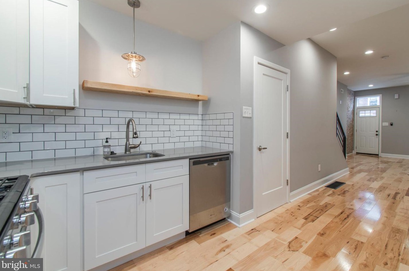 431 Mifflin St, Philadelphia PA  19148-1822 exterior