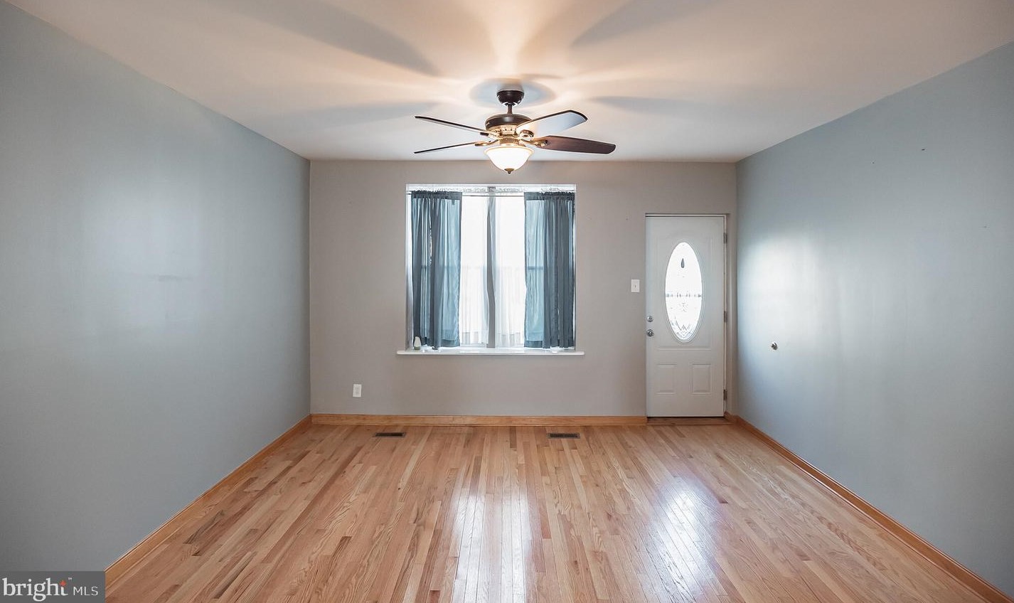 3251 Miller St, Philadelphia PA 19134-5226 exterior