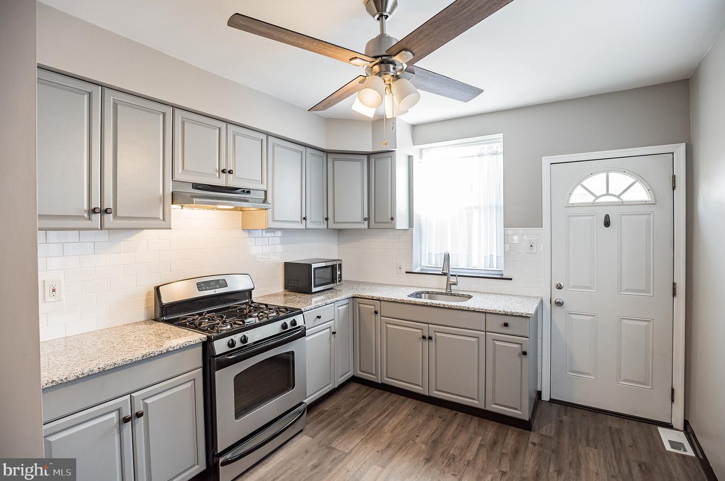 3251 Miller St, Philadelphia PA 19134-5226 exterior