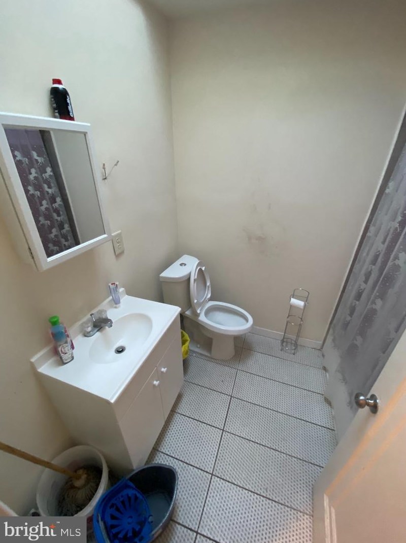 4125 L St, Philadelphia PA 19124-5347 exterior