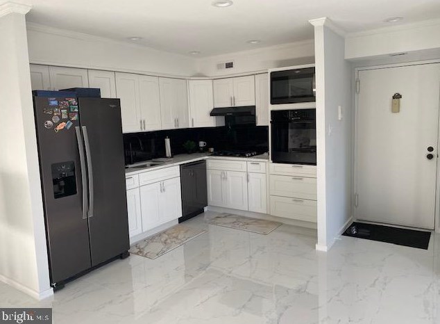 55301 Delaire Landing Rd, Philadelphia PA  19114-5348 exterior