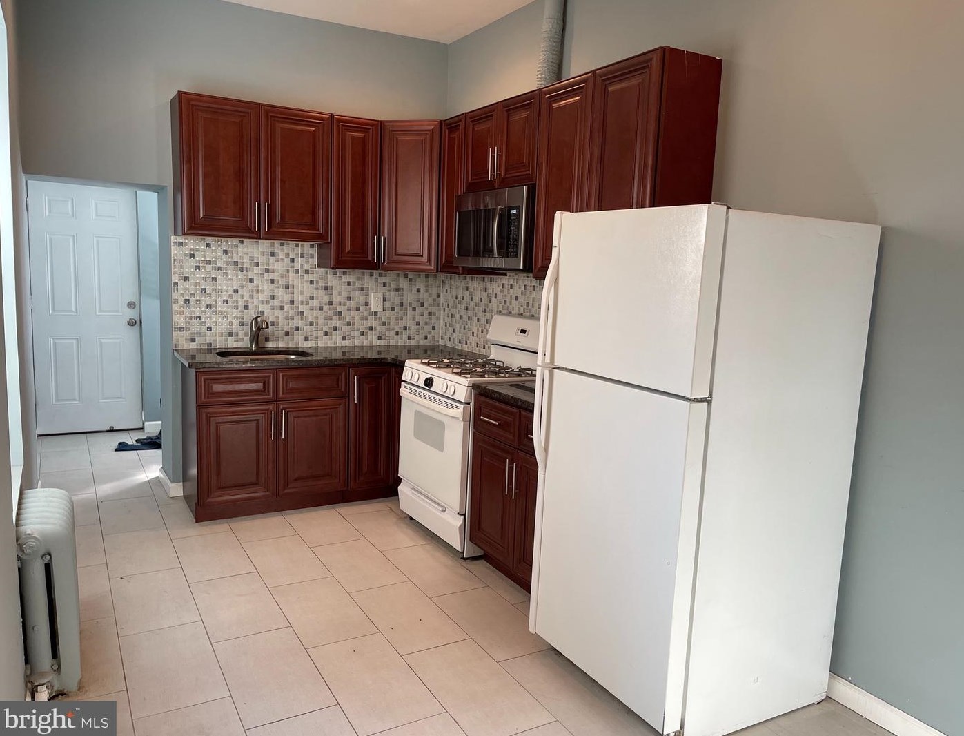 2520 Lehigh Ave, Philadelphia PA  19125-3833 exterior