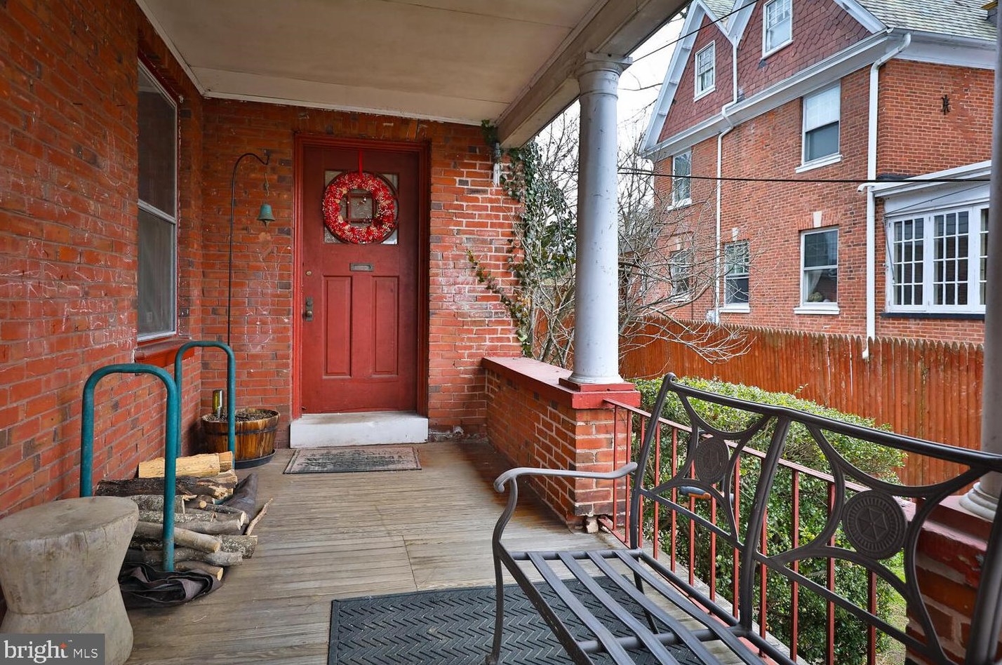 6705 Cresheim Rd, Philadelphia PA  19119-2638 exterior