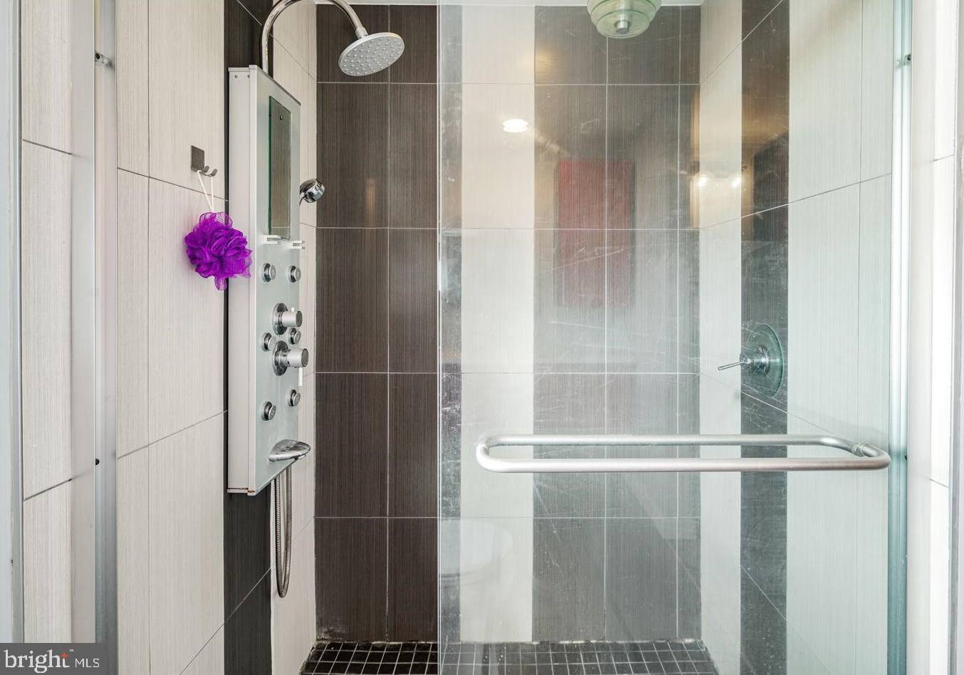 2109 Abigail St, Philadelphia PA 19125-1943 exterior