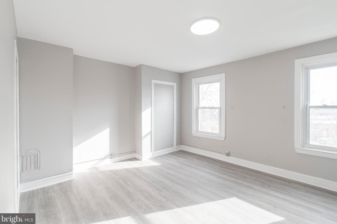 2049 Oxford St, Philadelphia PA  19121-4001 exterior