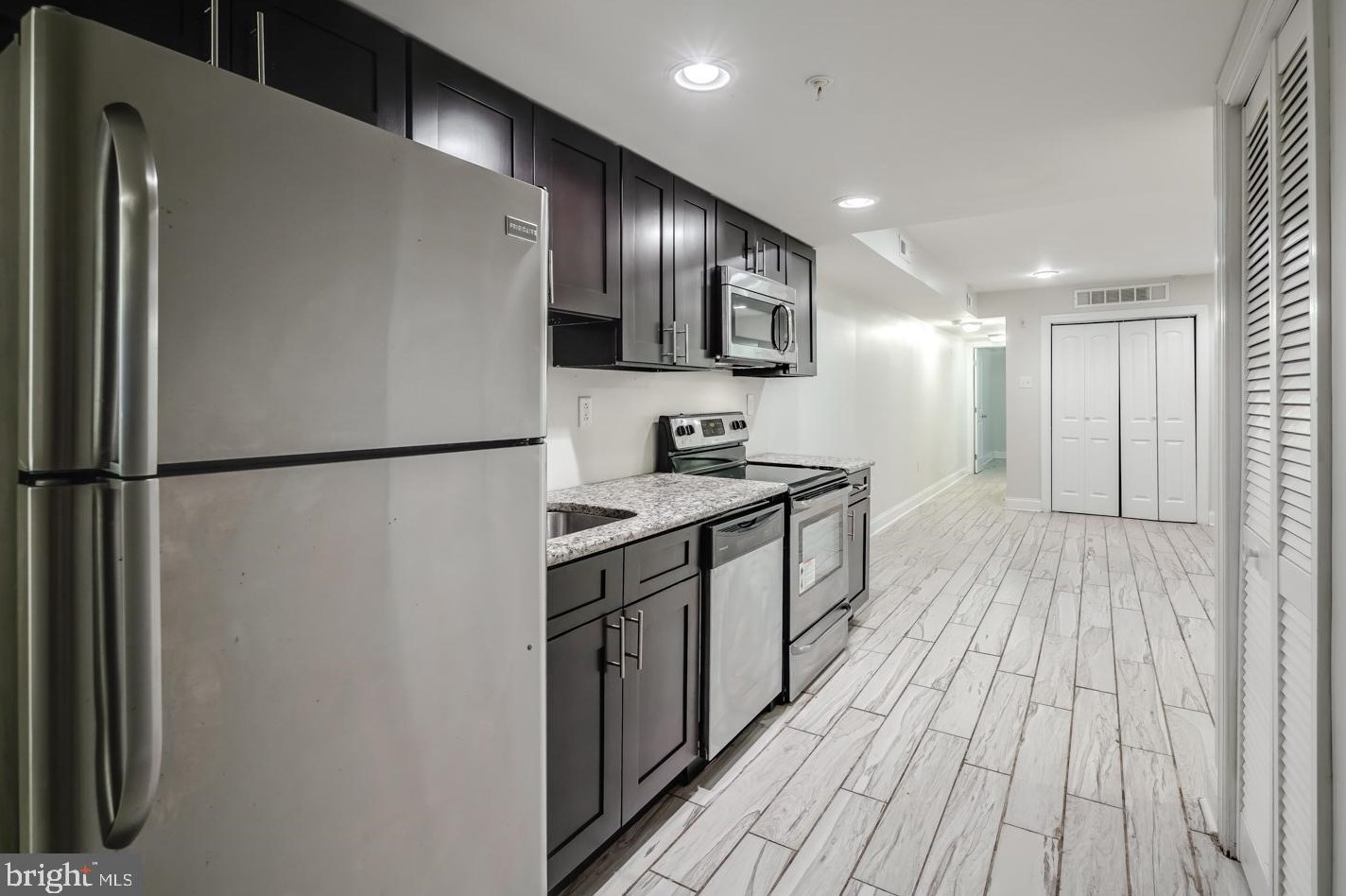 319 Preston St, Philadelphia PA  19104-2248 exterior