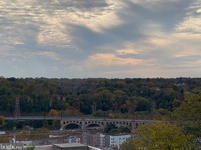 211 Roxborough Ave, Philadelphia PA 19128-5011 exterior