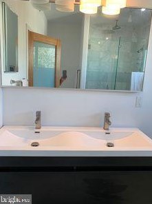 211 Roxborough Ave, Philadelphia PA 19128-5011 exterior