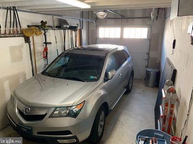 211 Roxborough Ave, Philadelphia PA 19128-5011 exterior