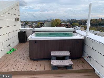 211 Roxborough Ave, Philadelphia PA 19128-5011 exterior