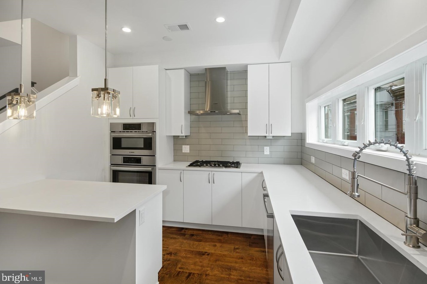 1766 Howard St, Philadelphia PA  19122-3210 exterior