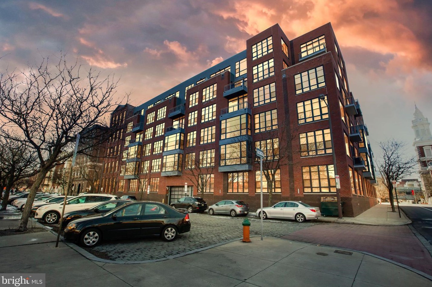 319 Vine St, Philadelphia PA  19106-1108 exterior