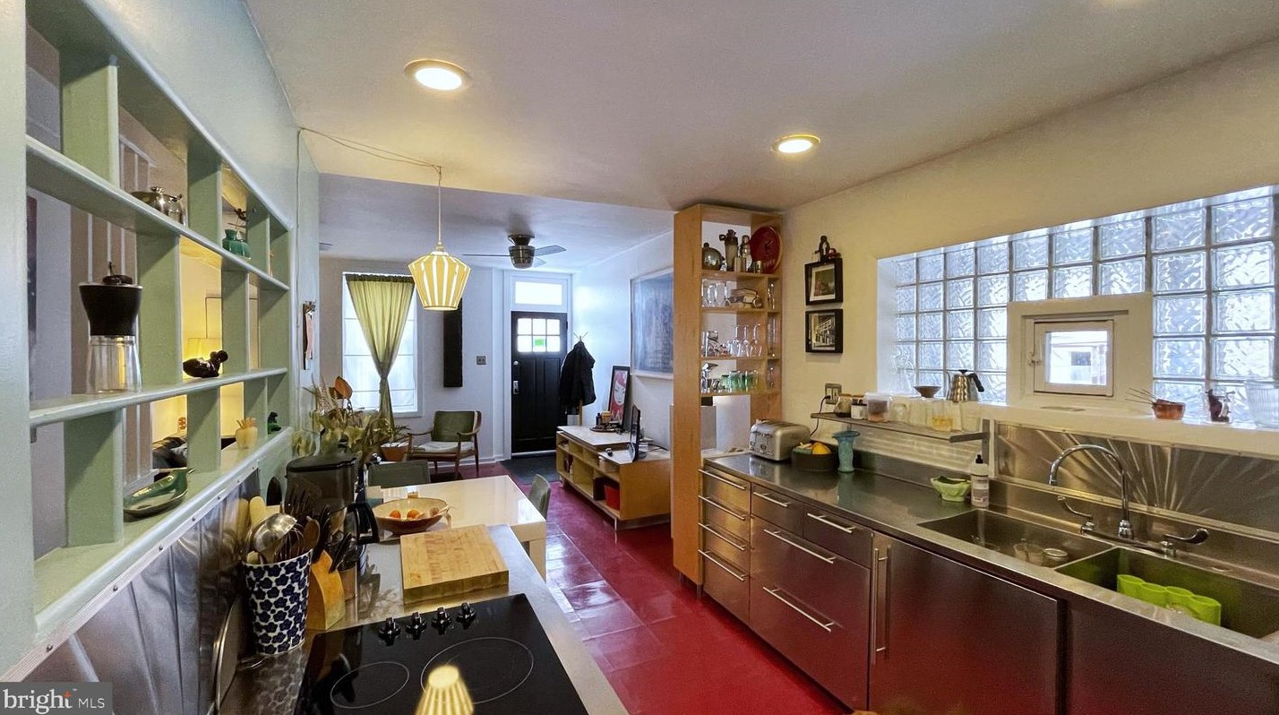 1238 Leopard St, Philadelphia PA  19125-3912 exterior