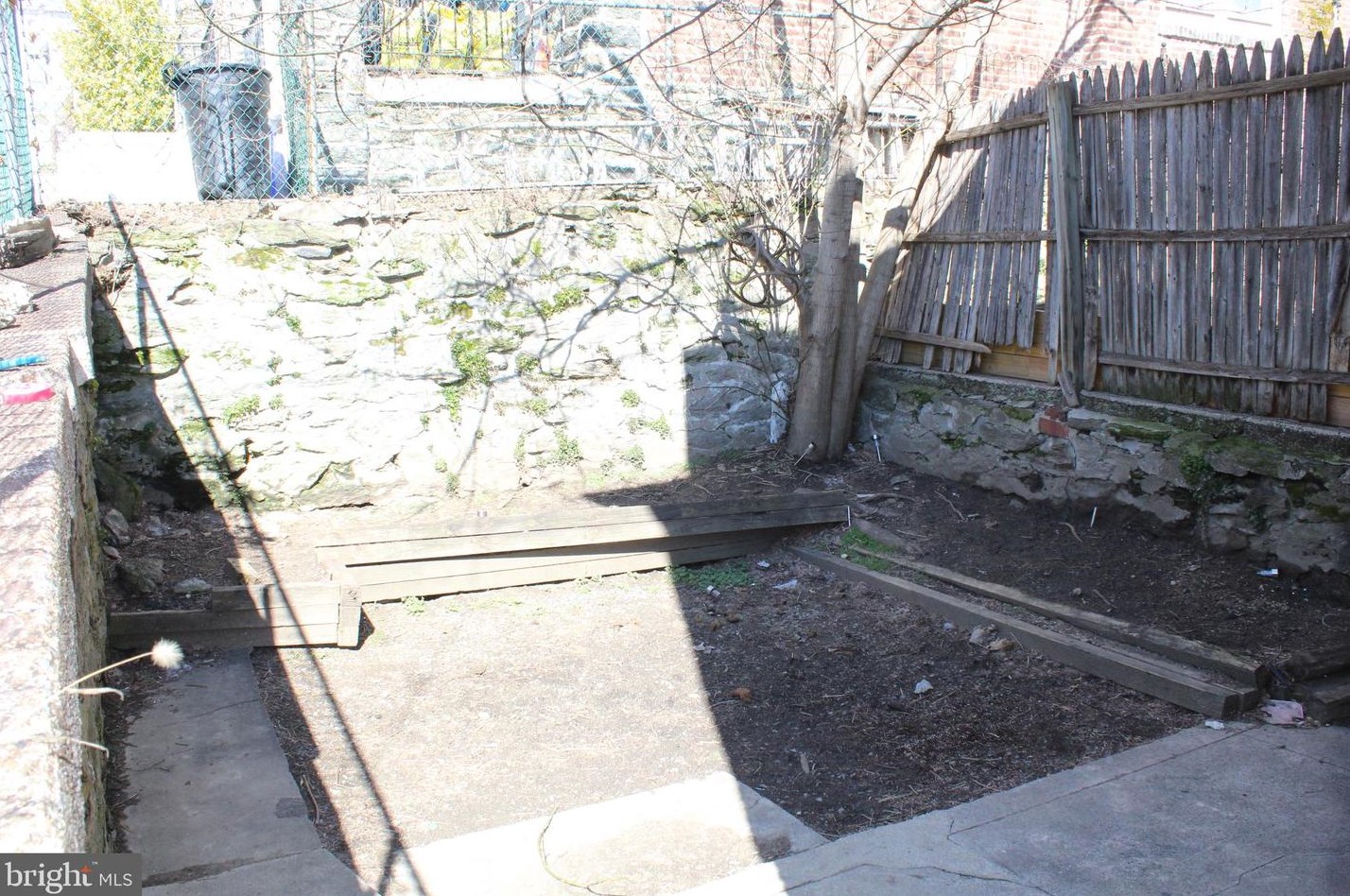 140 Leverington Ave, Philadelphia PA  19127-2022 exterior