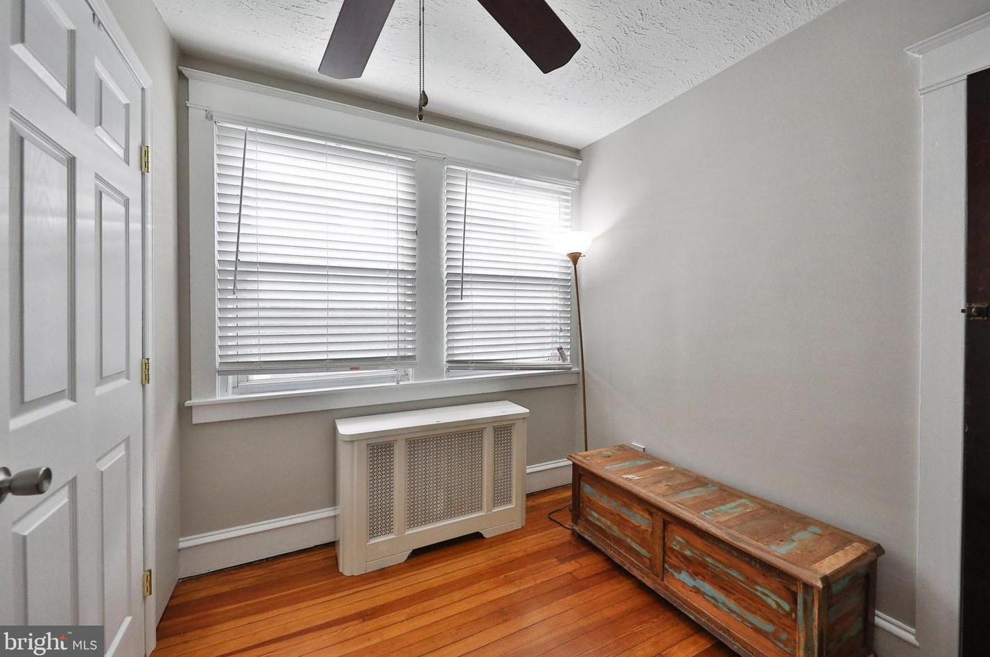 471 Shurs Ln, Philadelphia PA 19128-3505 exterior