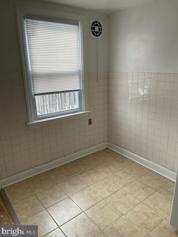 1326 Farrington Rd, Philadelphia PA  19151-2831 exterior