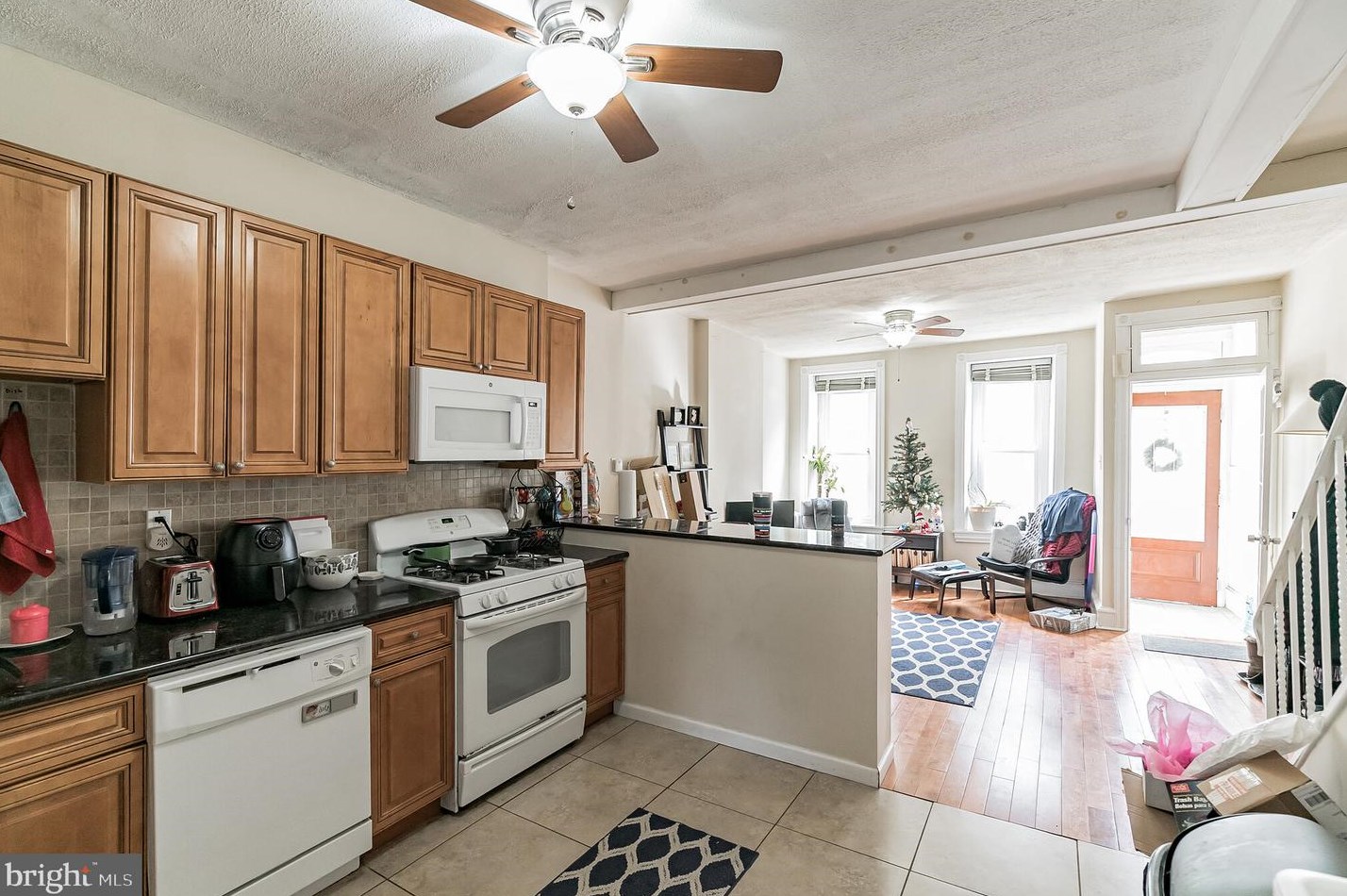 326 Carson St, Philadelphia PA 19127-1328 exterior