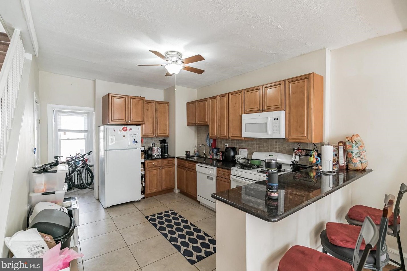 326 Carson St, Philadelphia PA 19127-1328 exterior