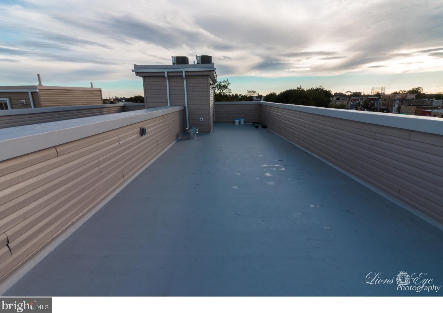 2030 Wharton St, Philadelphia PA  19146-4360 exterior
