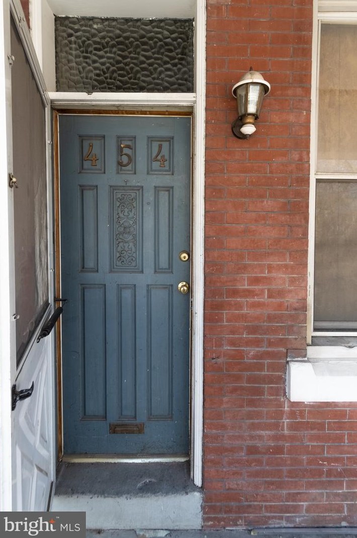 454 Fitzgerald St, Philadelphia PA  19148-3913 exterior