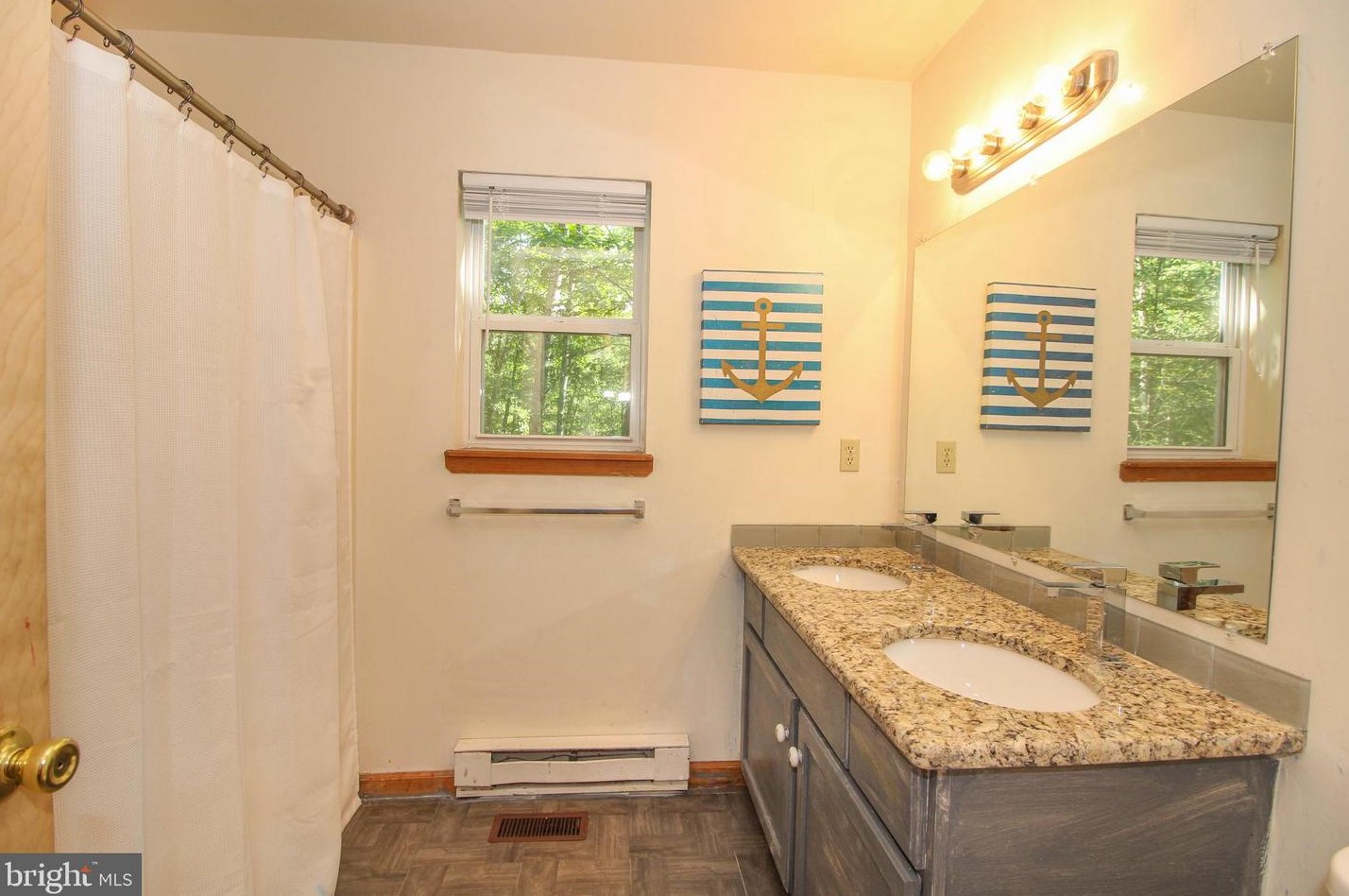 4219 Winchester Way, Bushkill PA  18324-6919 exterior