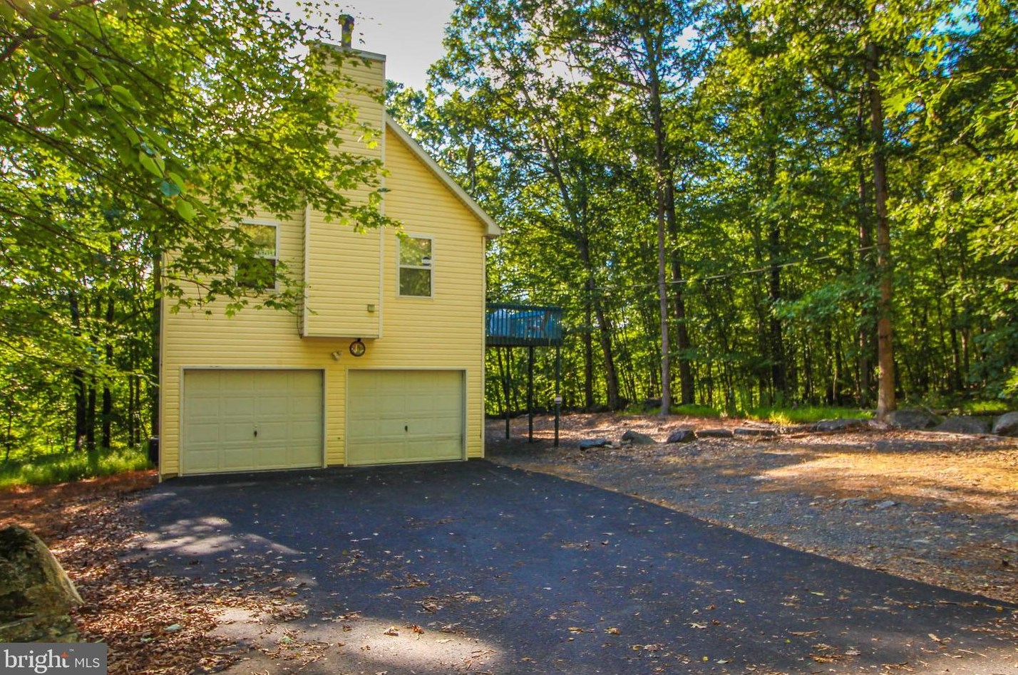 4219 Winchester Way, Bushkill PA  18324-6919 exterior