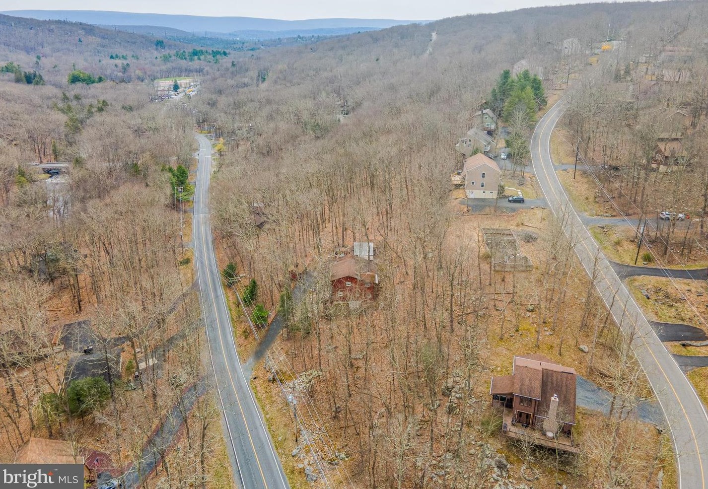 5817 Decker Rd, Bushkill PA  18324-7966 exterior