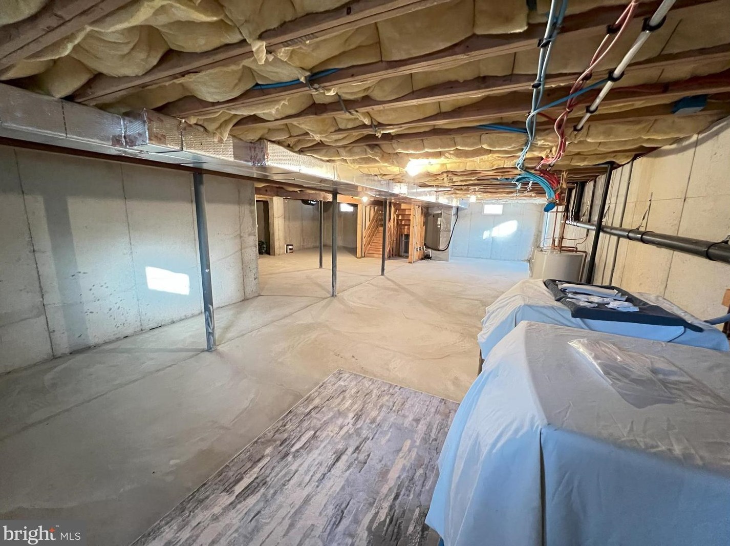 606 Mallard Ln, Bushkill PA 18324-8240 exterior