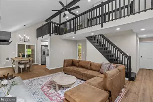 415 Canterbury Rd, Bushkill, PA 18324 - Photo 1