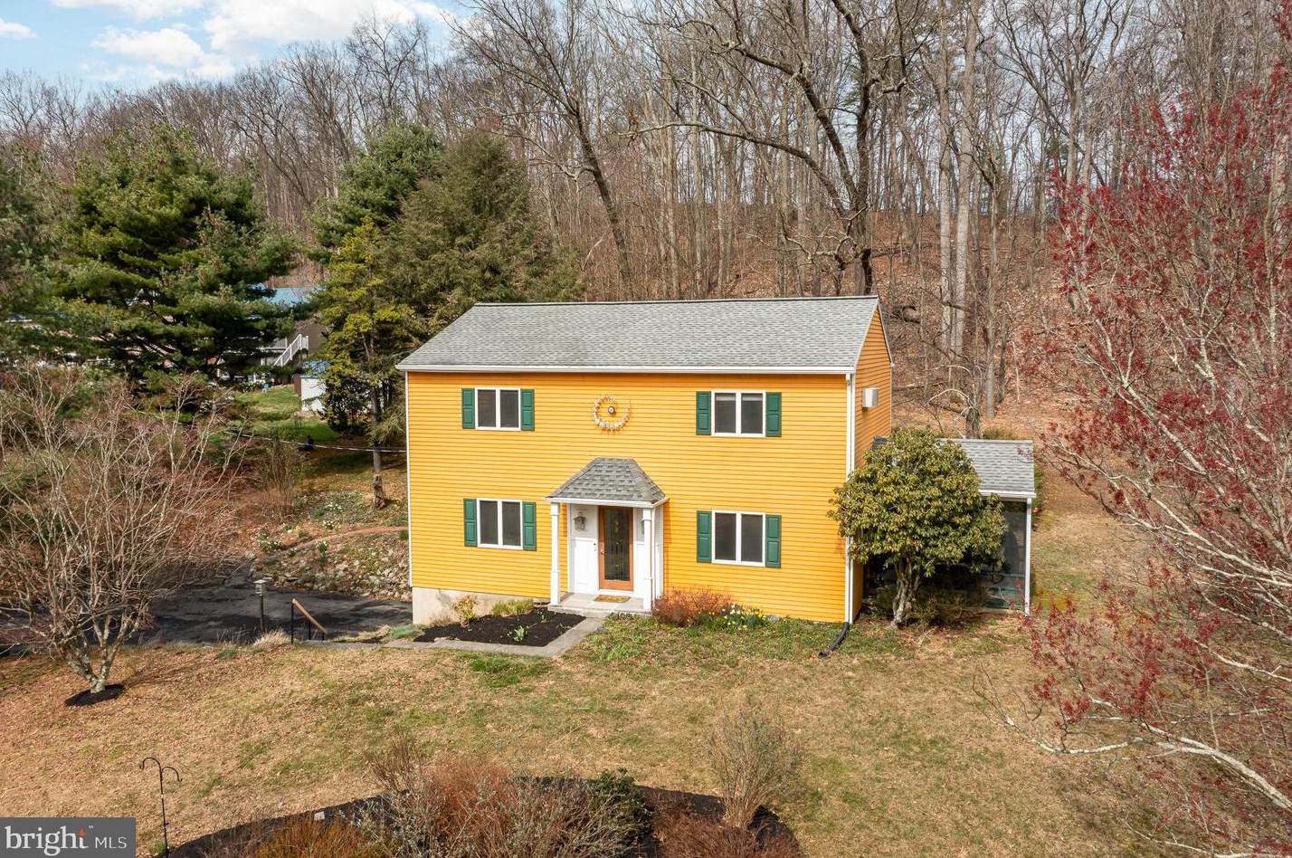 535 Sandy Hollow Rd, Paradise Park PA  17068-9207 exterior