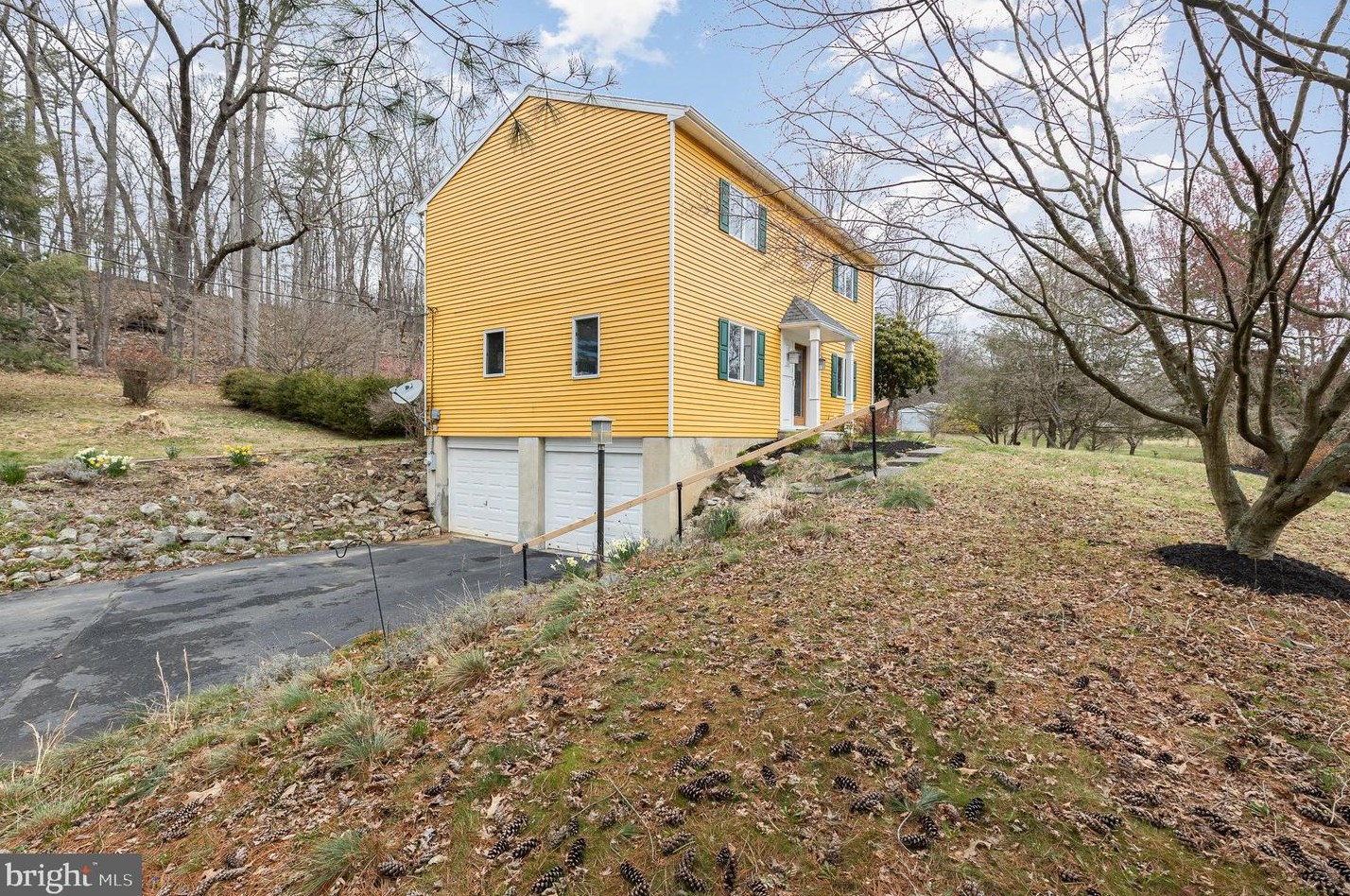 535 Sandy Hollow Rd, Paradise Park PA  17068-9207 exterior