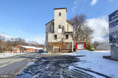 300 S 4th Street, Newport, PA 17074 - Photo 1